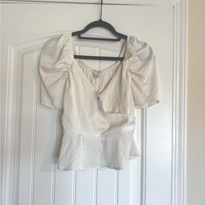 American Eagle off white puffed sleeve blouse